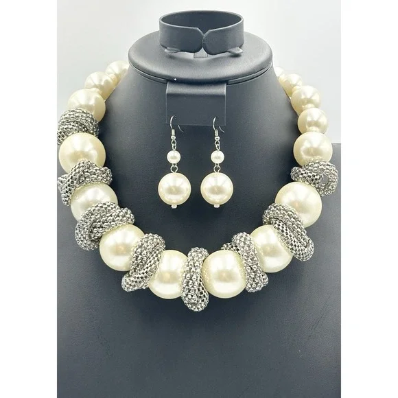 Chunky Runway Huge Wriped  Silver Tone Mesh Snake Faux Pearls Necklace‎ Set VTG - Picture 2 of 9